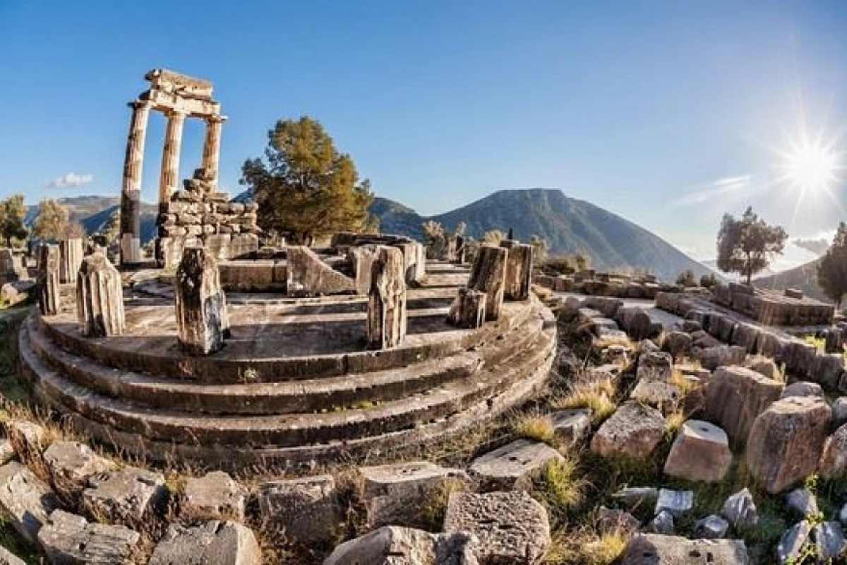 Tour di Delfi, Meteora e Atene: i luoghi simbolo della Grecia classica