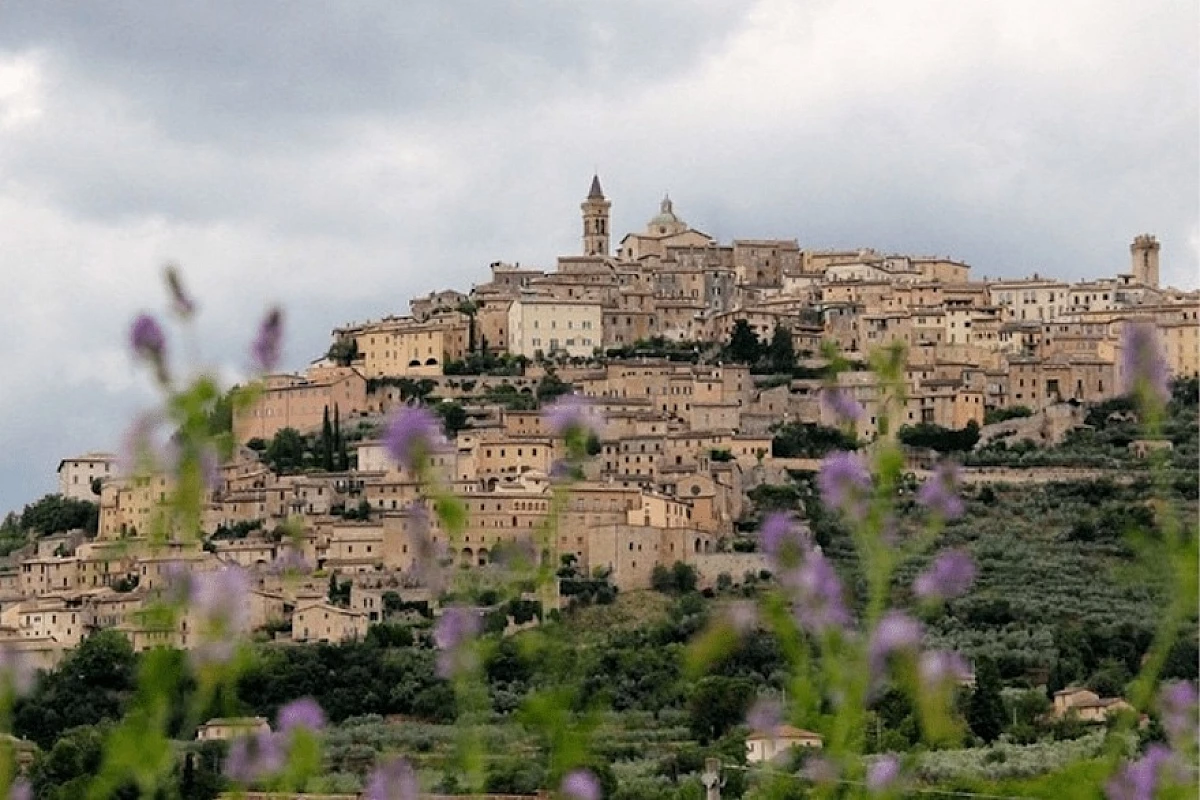 Il borgo di Trevi... la terra dell'olio umbro e del Sagrantino!