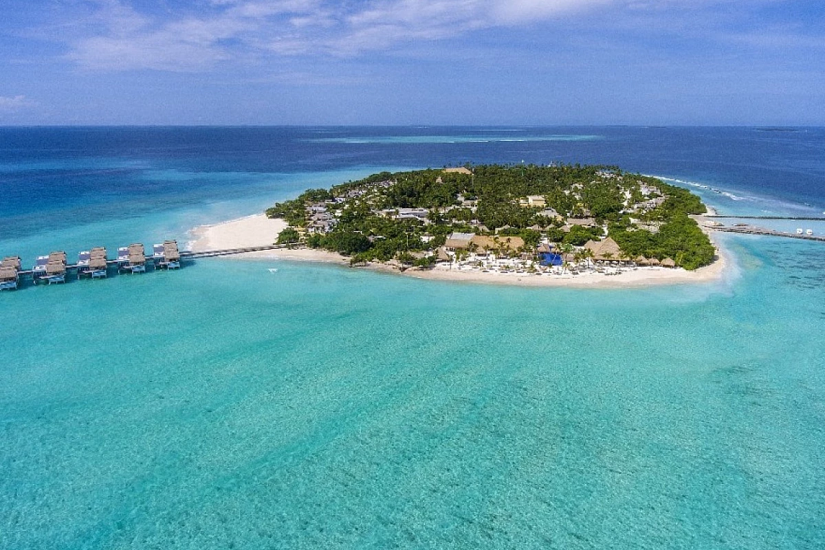 Estate di lusso alle Maldive presso l'Emerald Maldives Resort e Spa