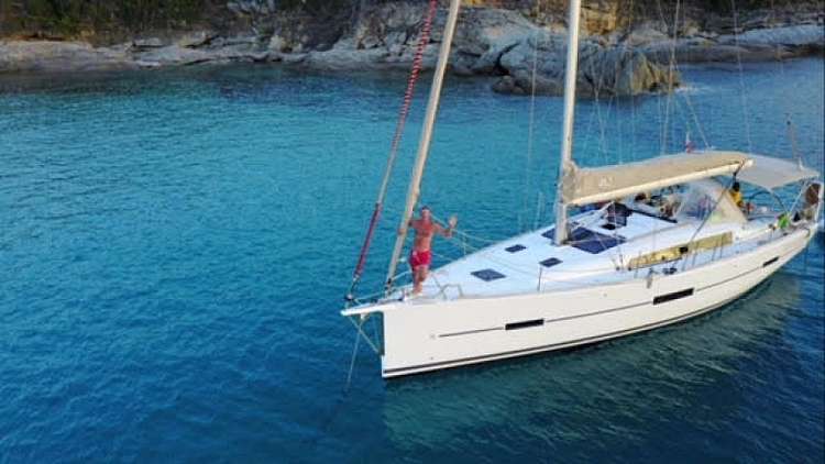 Ibiza: Pasqua in barca a vela a bordo di un catamarano a 349€