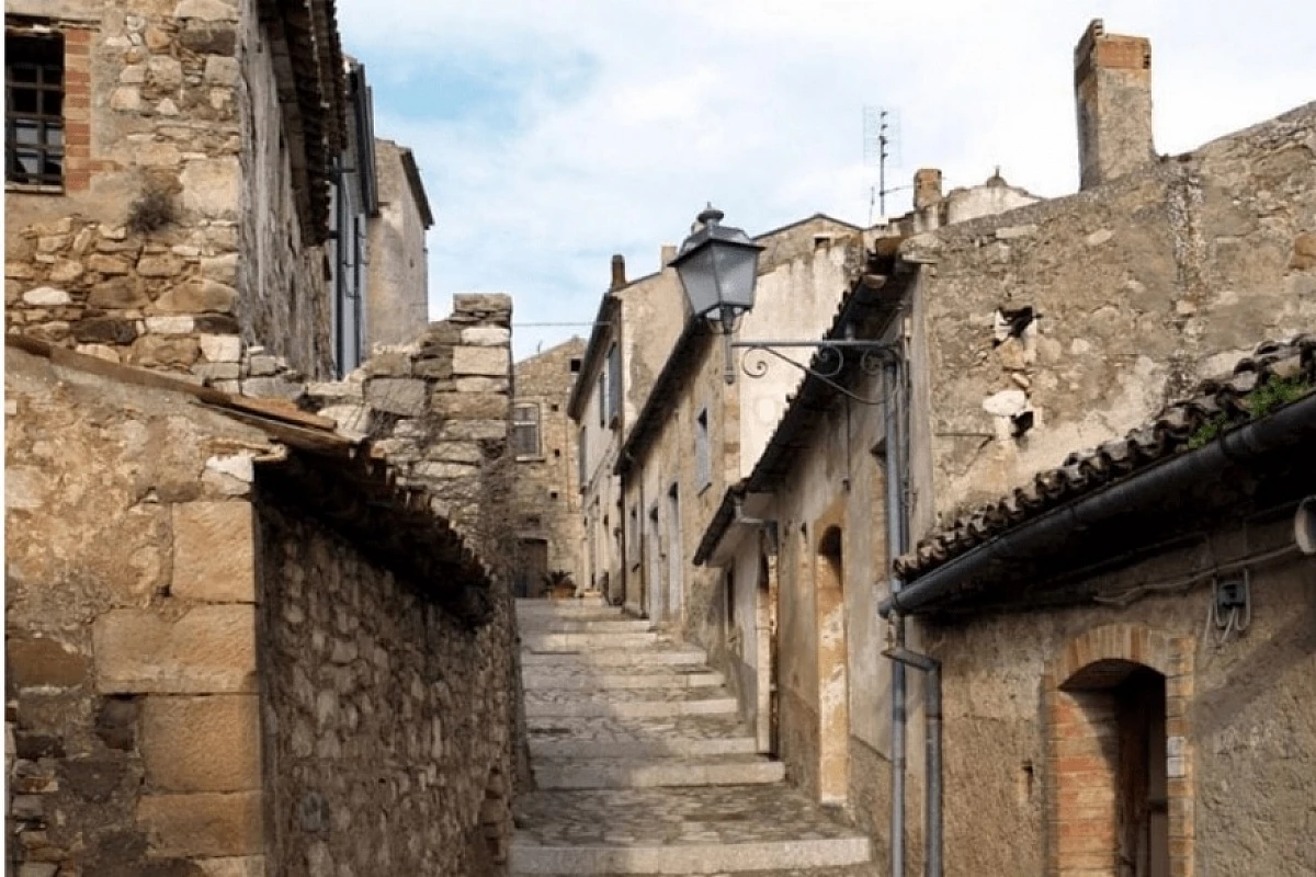 In Irpinia, tra le viuzze acciottolate, nasce il borgo di Zungoli!