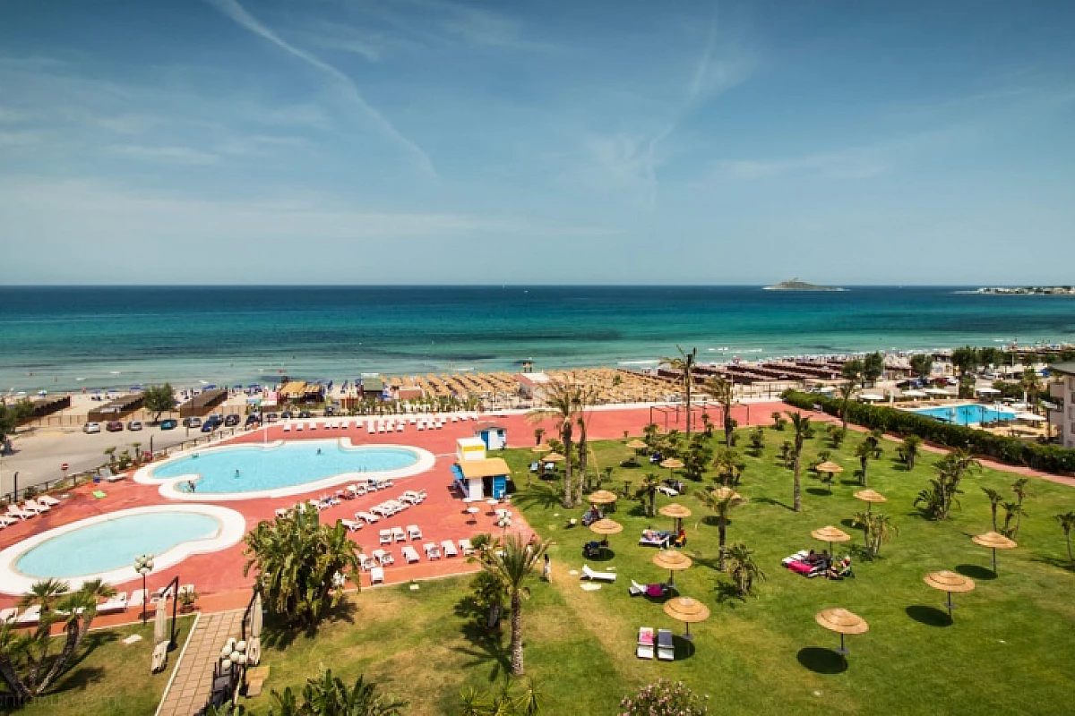 Grande Estate al Saracen Sands Hotel di Isola delle Femmine (Palermo)