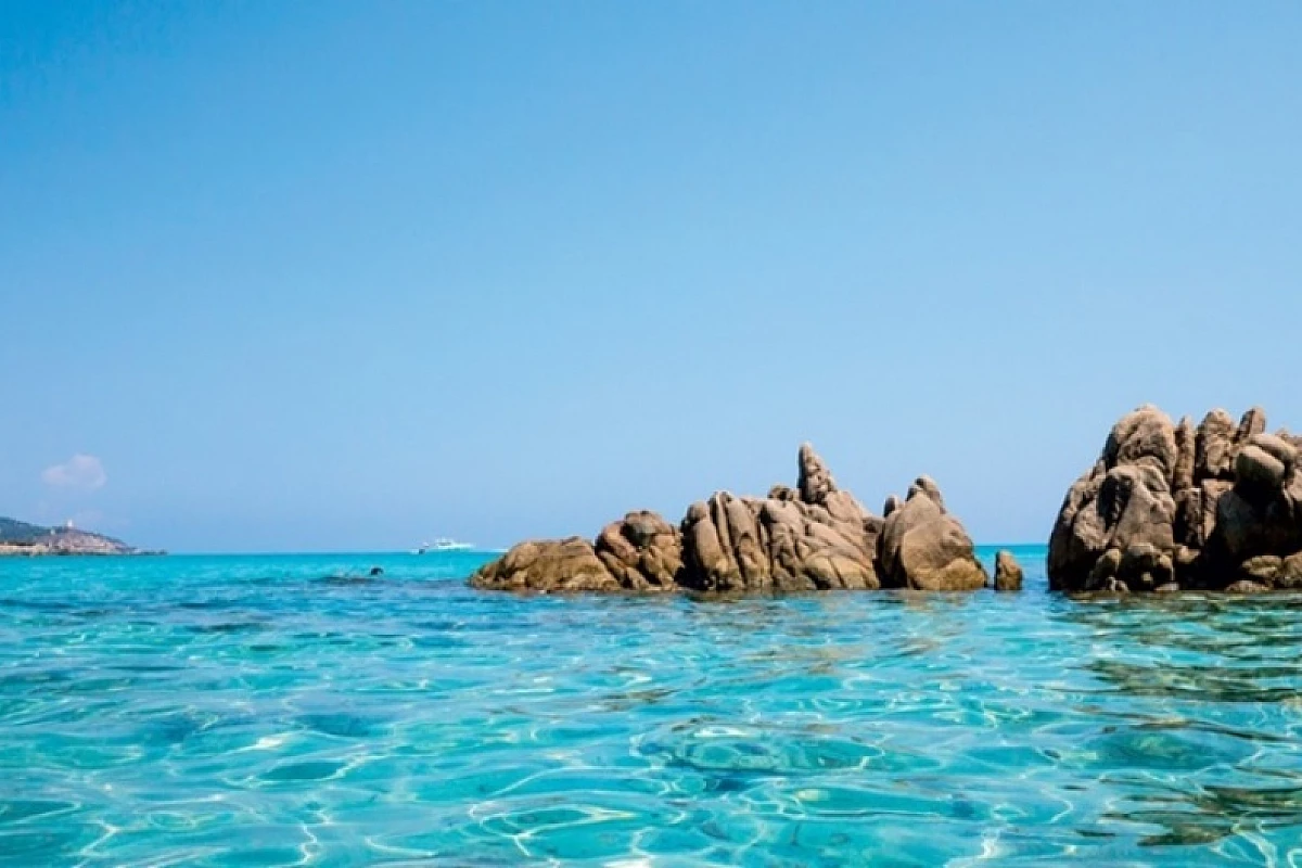 Pula Sardegna Sud: Resort Rocca Dorada 4* sul mare da 429 €