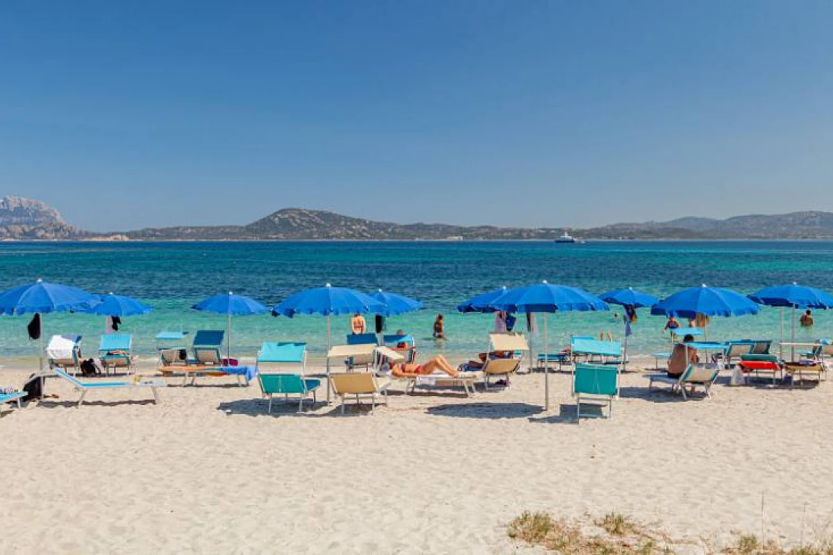Sardegna - Olbia  Yoga e relax sulla spiaggia più bella del Golfo