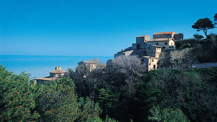 GROTTAMMARE E TORRE DI PALME, I BORGHI MARCHIGIANI A 2 PASSI DAL MARE