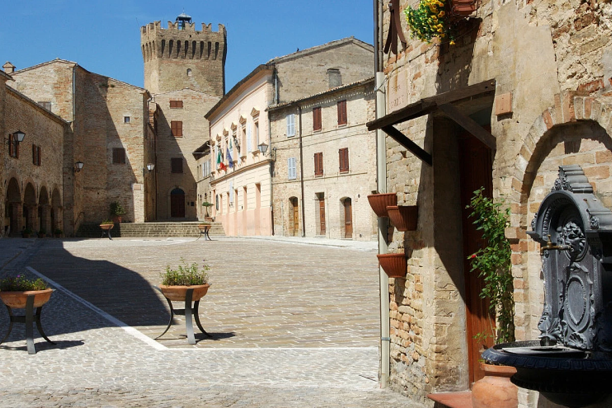 MORESCO E TORRE DI PALME,  DUE SPLENDIDI BORGHI DEL FERMANO