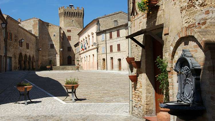 MORESCO E TORRE DI PALME, DUE SPLENDIDI BORGHI DEL FERMANO