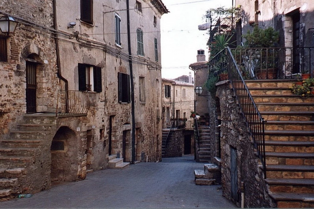 TERNI IN BOCCA: LUGNANO IN TEVERINA E MONTECCHIO, FRAGRANZE D'UMBRIA