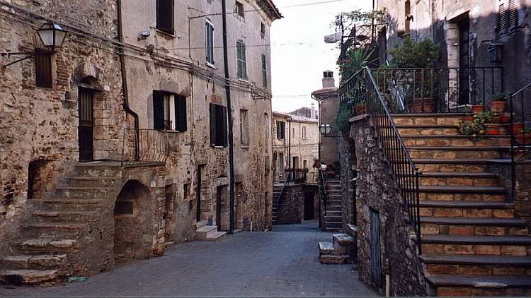 TERNI IN BOCCA: LUGNANO IN TEVERINA E MONTECCHIO, FRAGRANZE D'UMBRIA