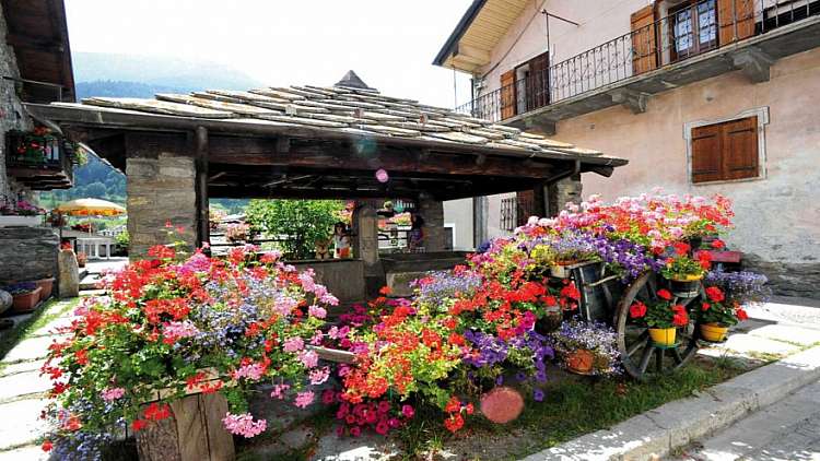 ETROUBLES, IL BORGO - MUSEO A CIELO APERTO NEL CUORE DELLA VAL D'AOSTA