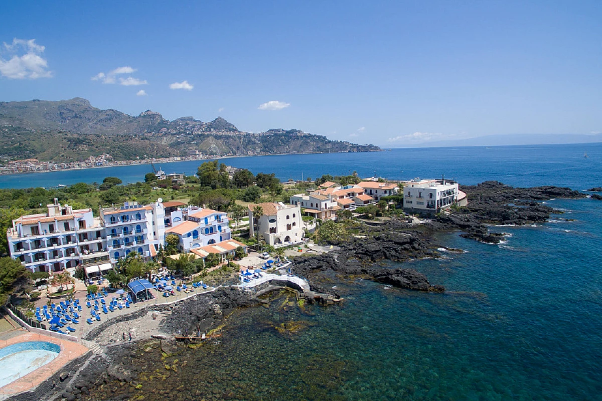 Hotel NK ****  soggiorno mare  Giardini Naxos  Sicilia Estate 2020