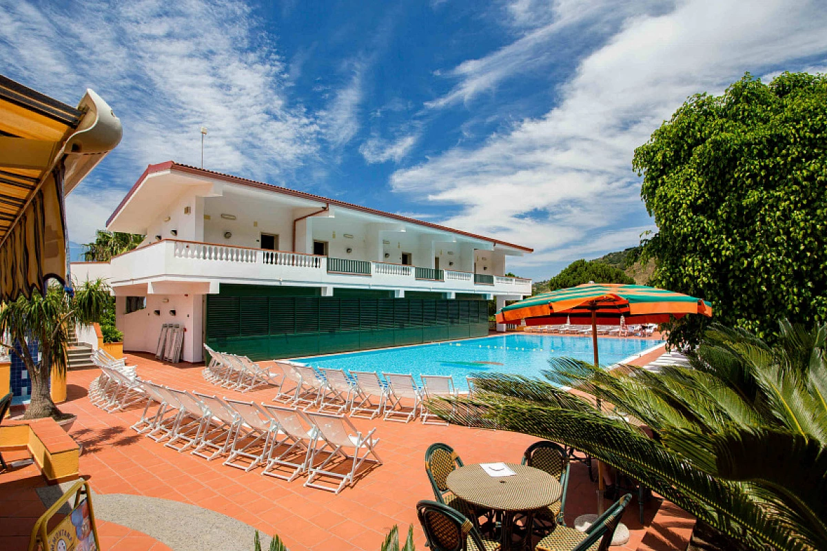 Hotel SL**** soggiorno mare in Calabria a Parghelia, vicino a Tropea