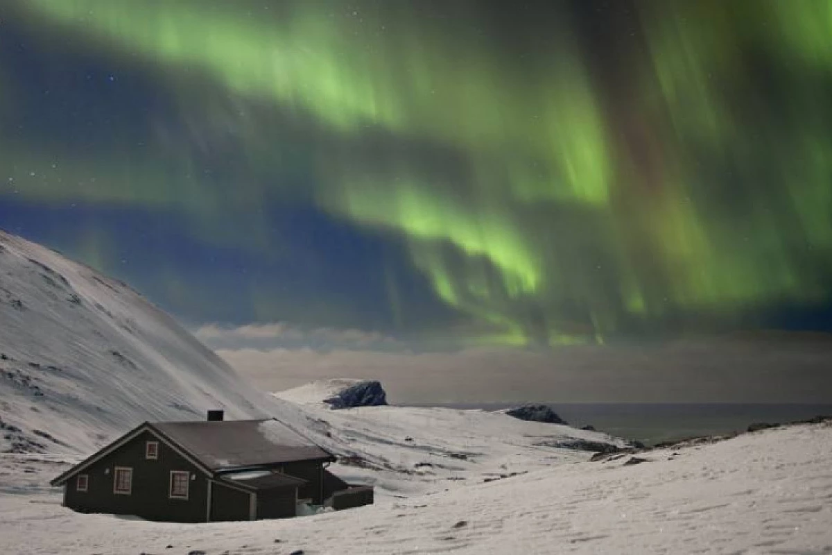 Norvegia Tromso lo spettacolo della città circonda dai fiordi