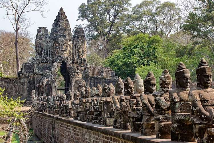 CAMBOGIA: TOUR NELLA TERRA DEI SORRISI FINO A DICEMBRE 2023