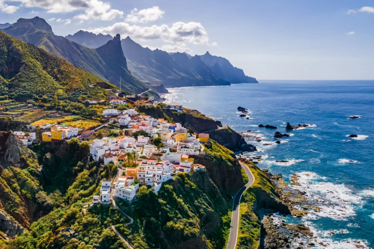Capodanno alle Canarie? Con solo 1512€ a persona puoi volare sotto il cielo azzurro di Tenerife