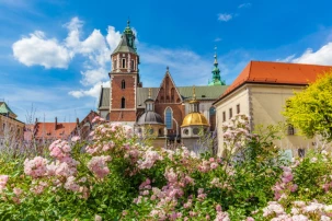 Scopri Cracovia: un viaggio incantevole con soggiorno al Cracow Central Aparthotel a partire da soli 108€!
