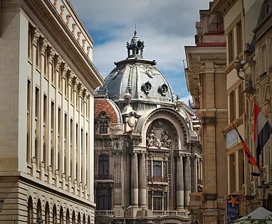 Scopri i paesaggi incantati della Romania da 1000€ a coppia