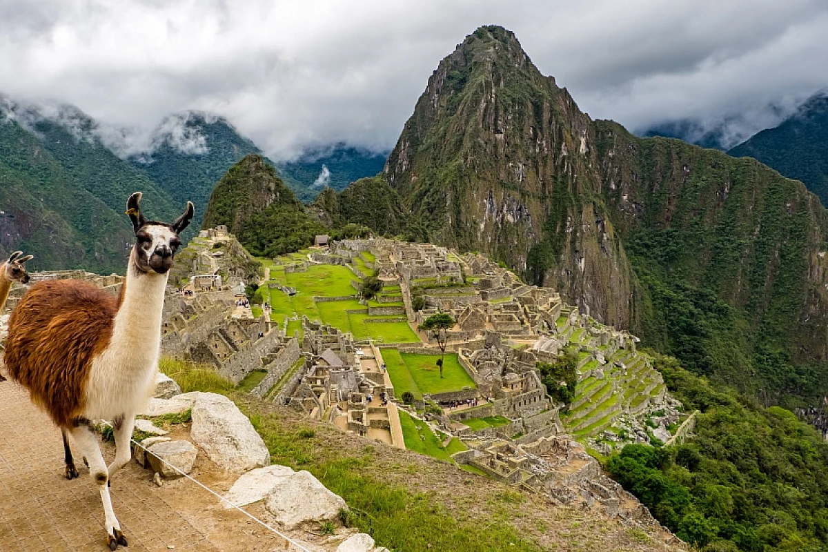 PERU ESCLUSIVO 2025 : VALLE SACRA - MACHU PICCHU - CUZCO - PUNO