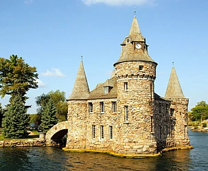 CANADA: TOUR MAGNIFICO EST