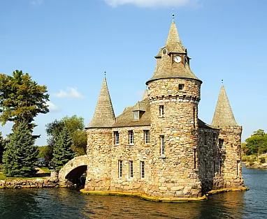 CANADA: TOUR MAGNIFICO EST