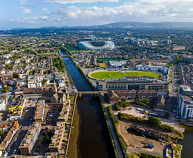 Weekend a Dublino con volo diretto da Milano e 3 notti tra pub storici, musica live e fascino irlandese