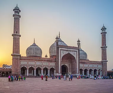 TOUR NAMASKAR INDIA E NEPAL - 13 GIORNI PARTENZA DA ROMA E MILANO