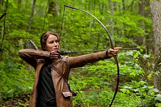 Gli Hunger Games esistono davvero, ma si svolgono in Piemonte: puoi vivere questa esperienza in un bosco nel biellese!