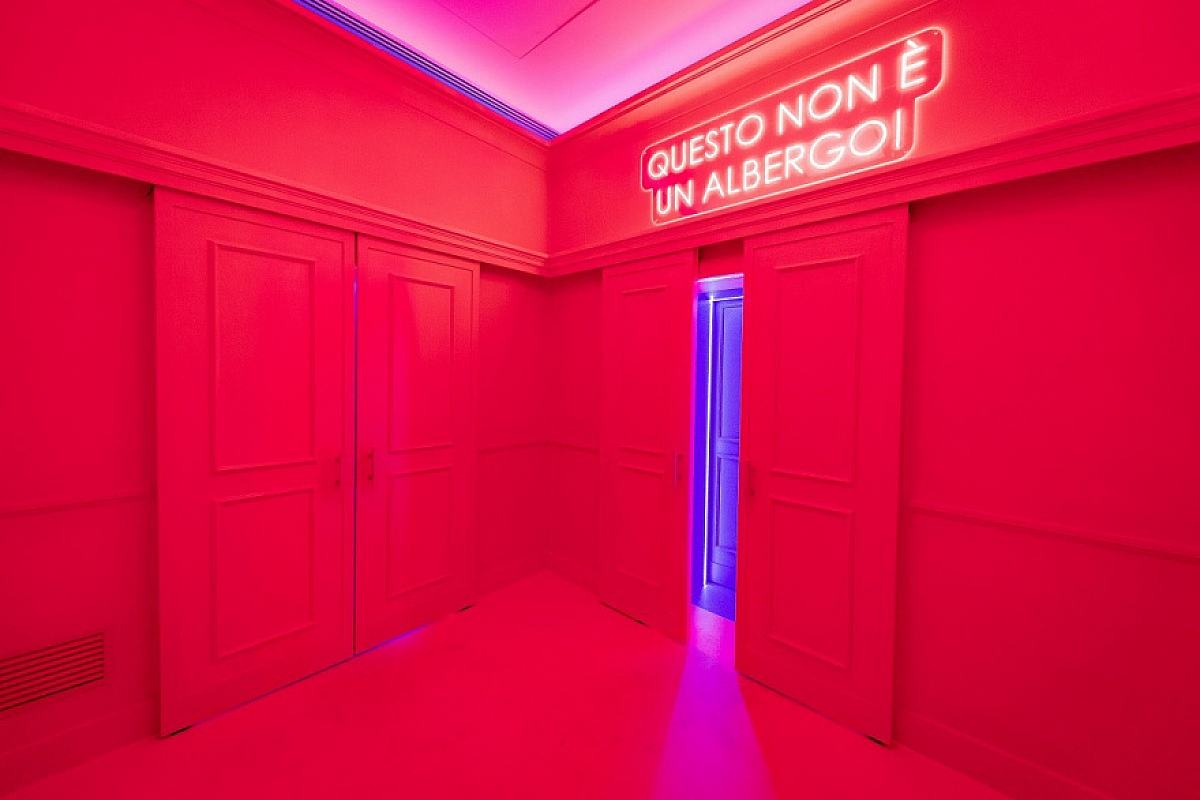 Color Hotel Roma: Un'Esperienza Cromatica Unica nel Cuore di Roma