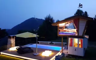 Vivi un’avventura unica, in Lombardia puoi dormire in una cabina di una funivia!