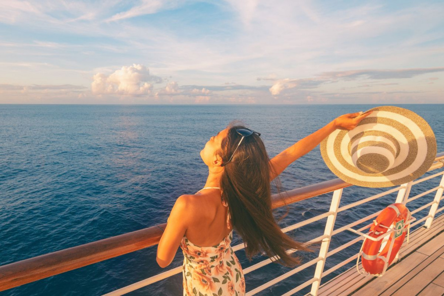 Crociere per single e coppie: viaggiare tra relax e nuove emozioni